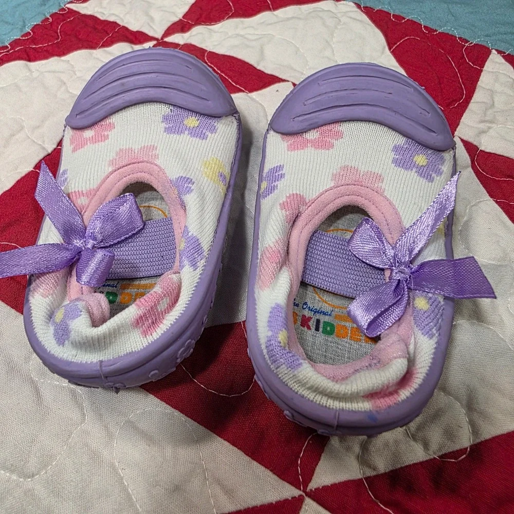 Skidders Mary Jane Shoes Baby Girl Size 6 18M Purple Floral Bow Slip On Slippers